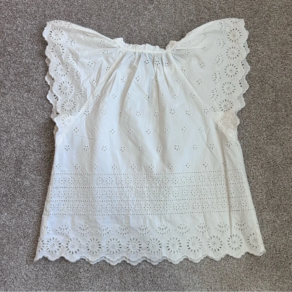 NWT Gap Women’s White Eyelet Flutter Sleeve Boho Blouse Size Extra Small - Picture 10 of 10